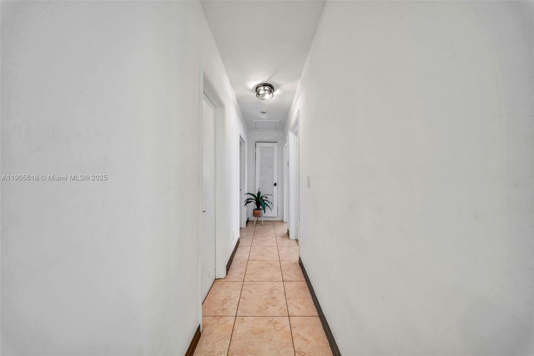 待售: $524,500 (4 贝兹, 2 浴室, 1390 平方英尺)