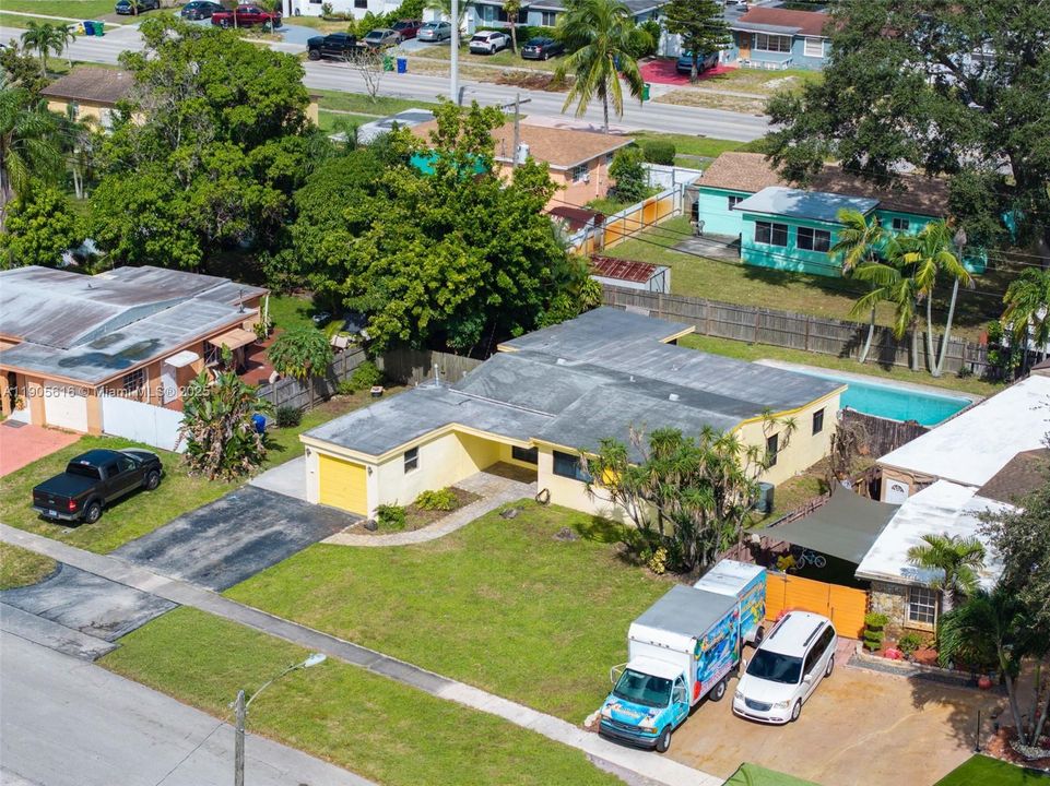 待售: $524,500 (4 贝兹, 2 浴室, 1390 平方英尺)