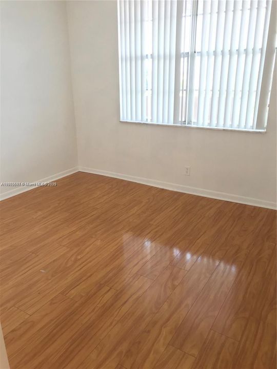 For Sale: $225,000 (2 beds, 2 baths, 1015 Square Feet)