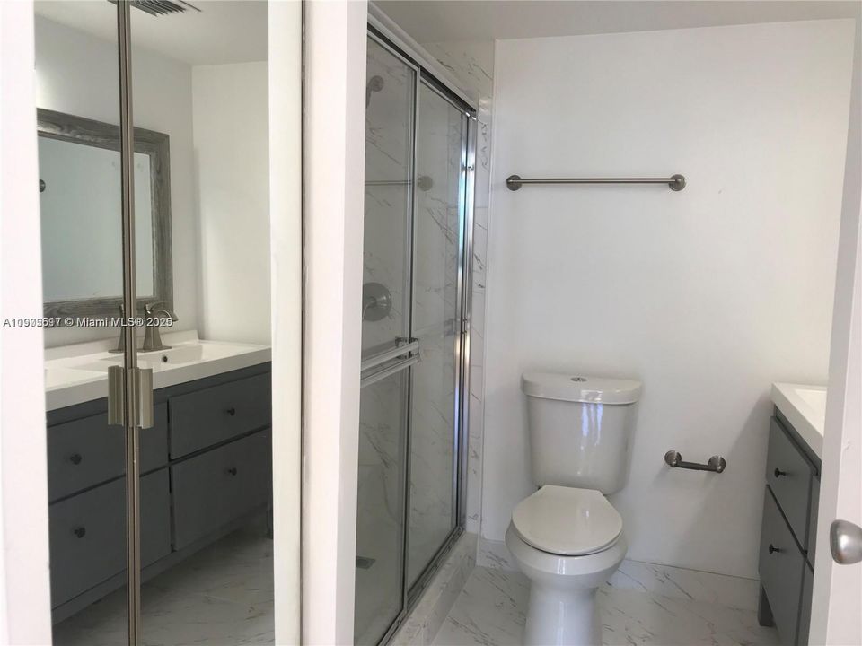 For Sale: $225,000 (2 beds, 2 baths, 1015 Square Feet)