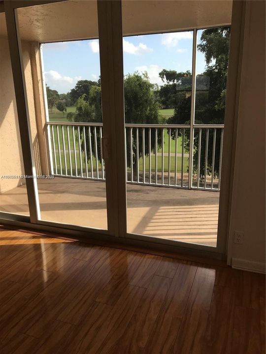 For Sale: $225,000 (2 beds, 2 baths, 1015 Square Feet)