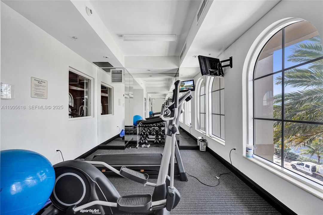 For Sale: $1,999,000 (2 beds, 2 baths, 2394 Square Feet)