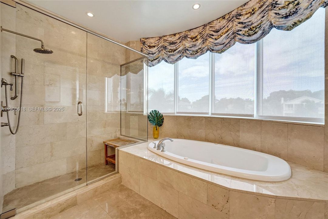 For Sale: $1,999,000 (2 beds, 2 baths, 2394 Square Feet)