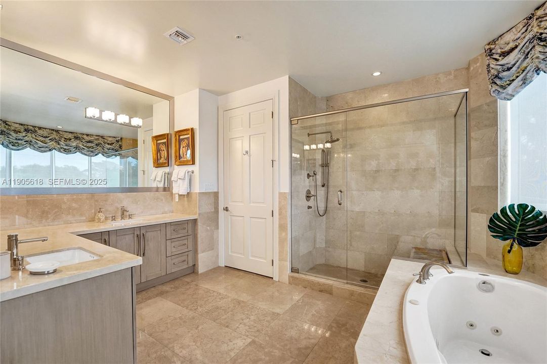 En Venta: $1,999,000 (2 camas, 2 baños, 2394 Pies cuadrados)