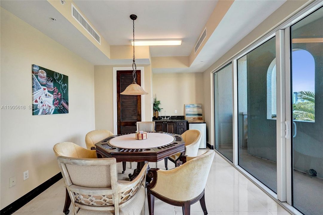 For Sale: $1,999,000 (2 beds, 2 baths, 2394 Square Feet)