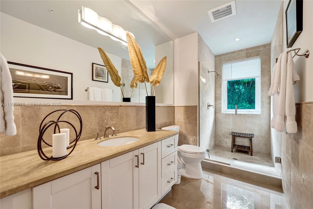 For Sale: $1,999,000 (2 beds, 2 baths, 2394 Square Feet)