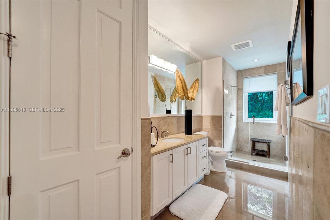 For Sale: $1,999,000 (2 beds, 2 baths, 2394 Square Feet)