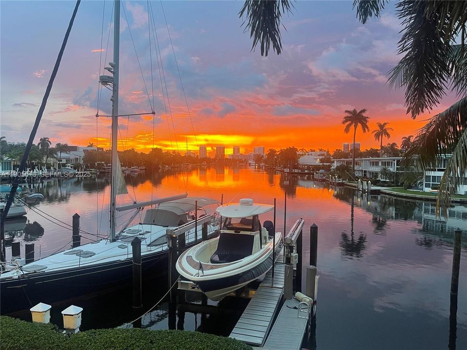 For Sale: $1,999,000 (2 beds, 2 baths, 2394 Square Feet)