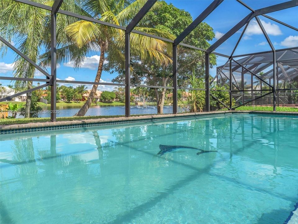 最近售出: $658,000 (4 贝兹, 2 浴室, 2352 平方英尺)