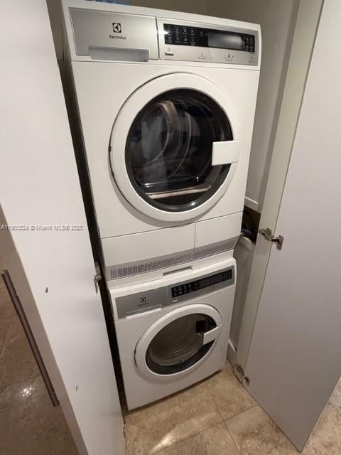 For Rent: $3,250 (2 beds, 2 baths, 1502 Square Feet)