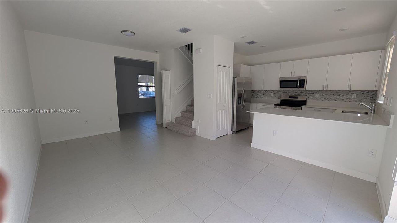 出租: $2,600 (3 贝兹, 2 浴室, 1483 平方英尺)