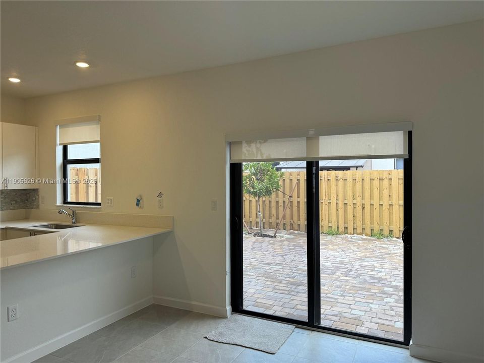 出租: $2,600 (3 贝兹, 2 浴室, 1483 平方英尺)