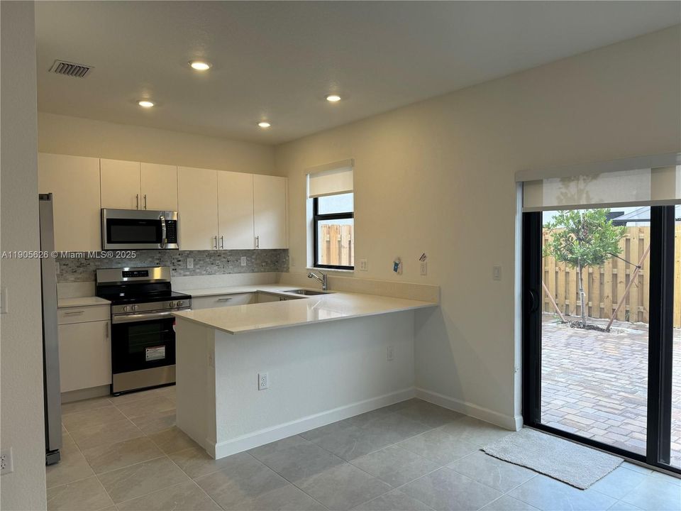 出租: $2,600 (3 贝兹, 2 浴室, 1483 平方英尺)