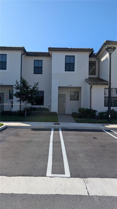 出租: $2,600 (3 贝兹, 2 浴室, 1483 平方英尺)