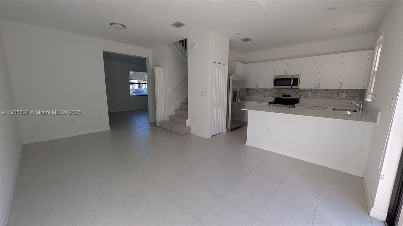 出租: $2,600 (3 贝兹, 2 浴室, 1483 平方英尺)