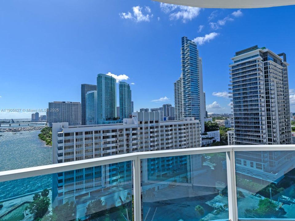 Recently Rented: $5,600 (2 beds, 2 baths, 1400 Square Feet)