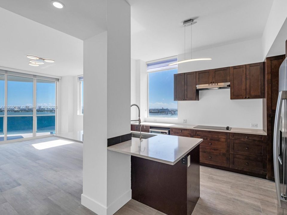 Recently Rented: $5,600 (2 beds, 2 baths, 1400 Square Feet)