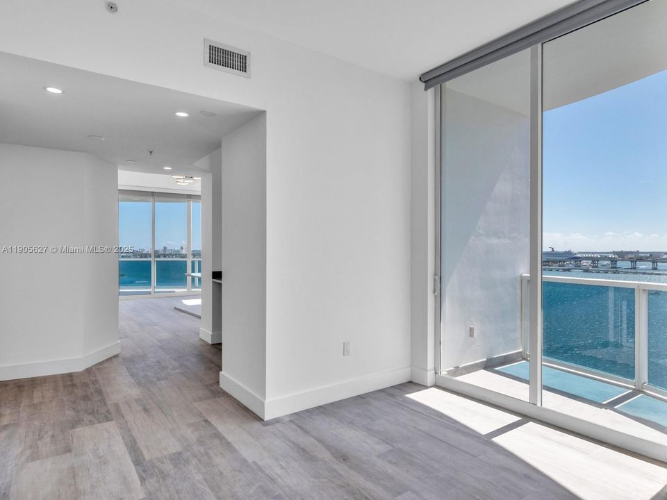 Recently Rented: $5,600 (2 beds, 2 baths, 1400 Square Feet)