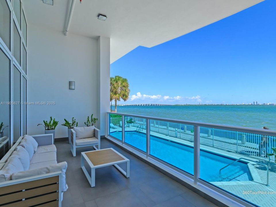 Recently Rented: $5,600 (2 beds, 2 baths, 1400 Square Feet)