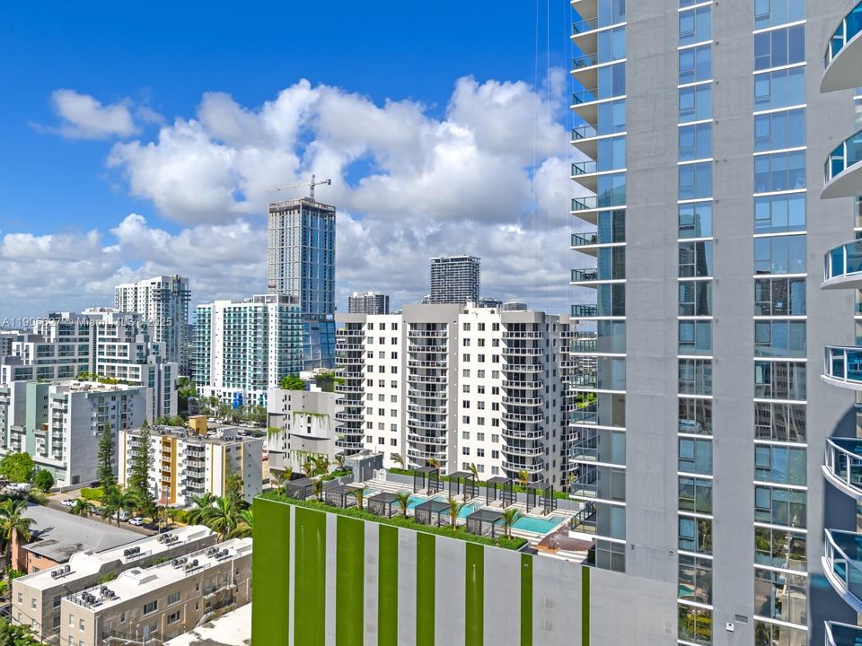 Recently Rented: $5,600 (2 beds, 2 baths, 1400 Square Feet)