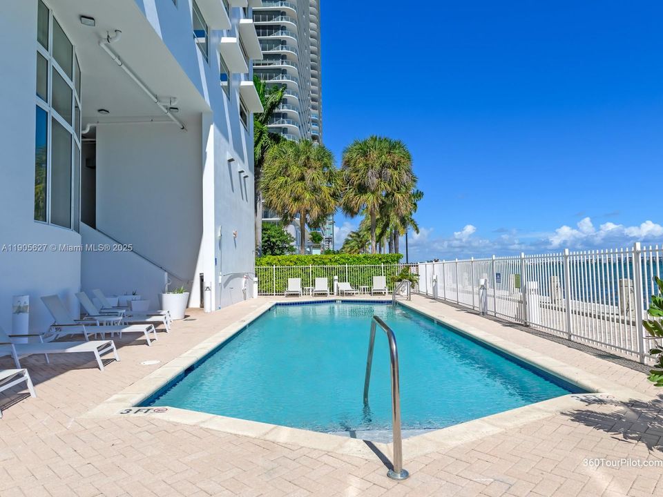 Recently Rented: $5,600 (2 beds, 2 baths, 1400 Square Feet)