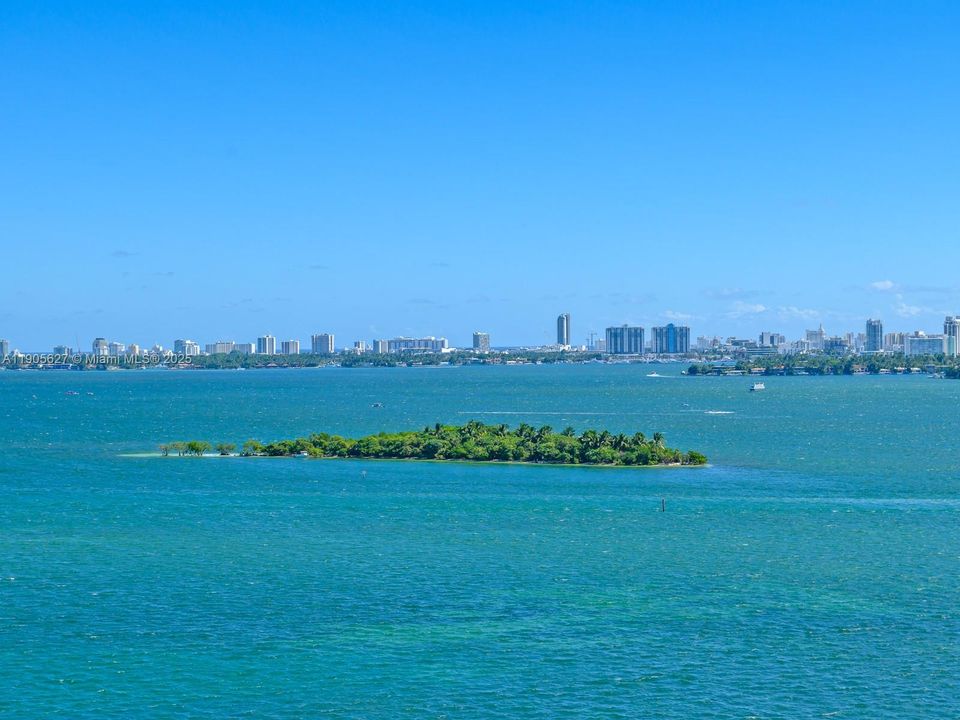 Recently Rented: $5,600 (2 beds, 2 baths, 1400 Square Feet)