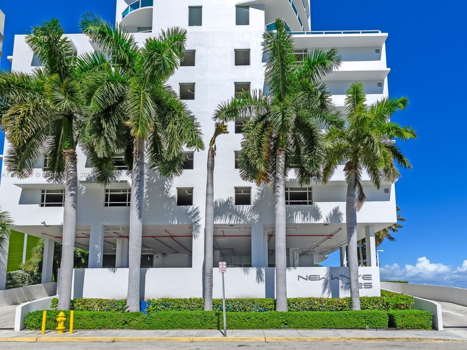 Recently Rented: $5,600 (2 beds, 2 baths, 1400 Square Feet)