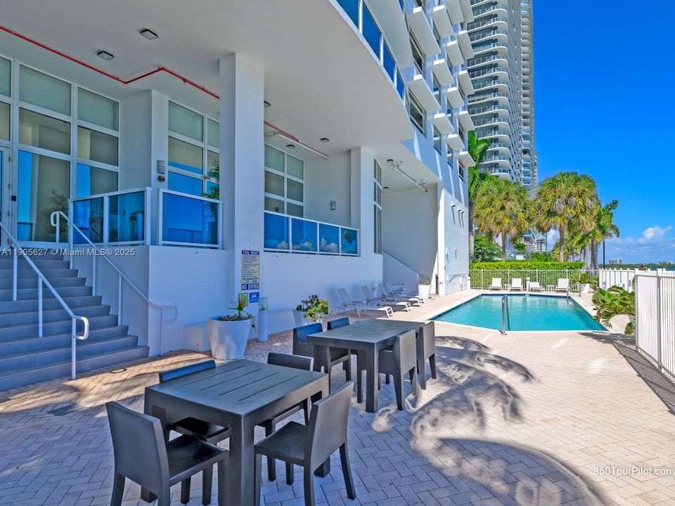 Recently Rented: $5,600 (2 beds, 2 baths, 1400 Square Feet)