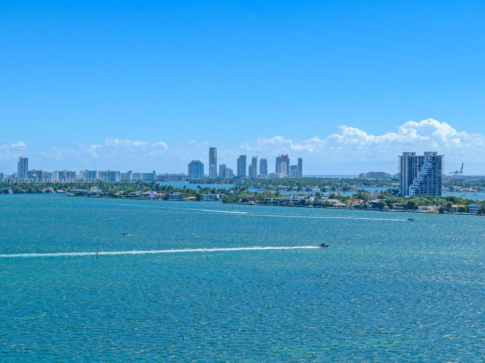 Recently Rented: $5,600 (2 beds, 2 baths, 1400 Square Feet)