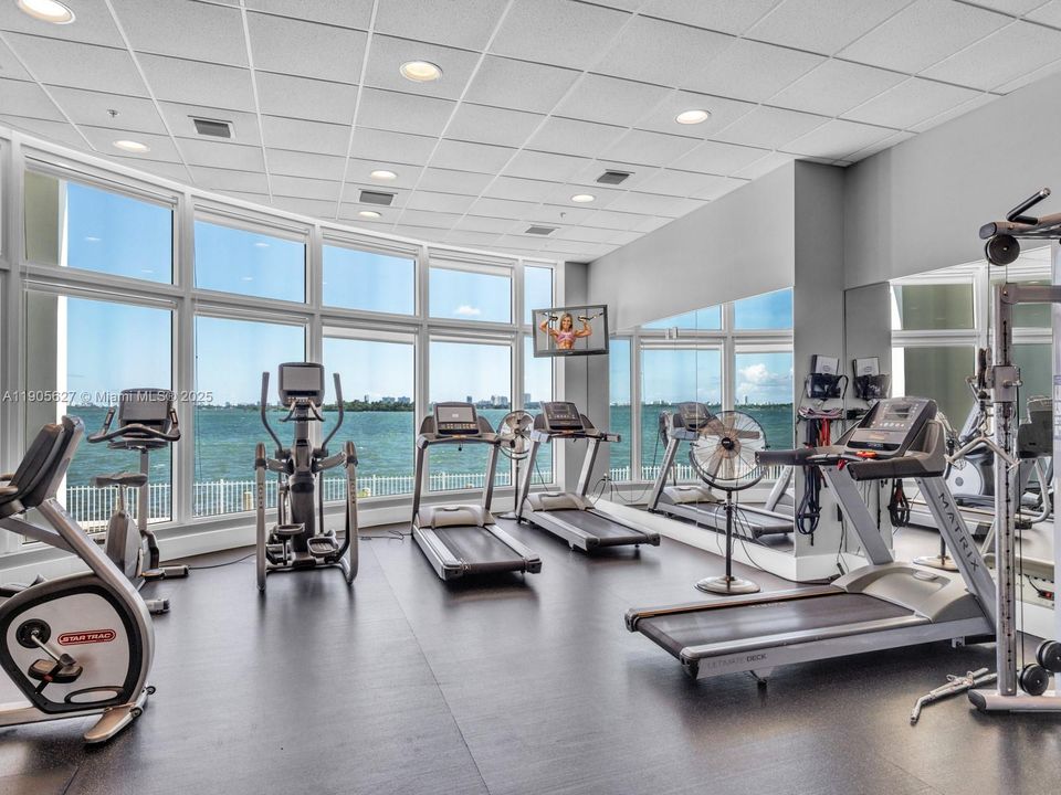 Recently Rented: $5,600 (2 beds, 2 baths, 1400 Square Feet)