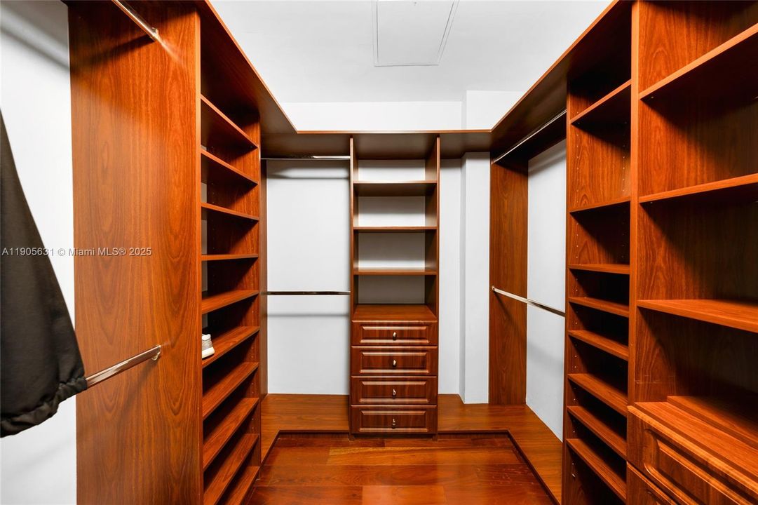 For Sale: $749,000 (2 beds, 2 baths, 1735 Square Feet)