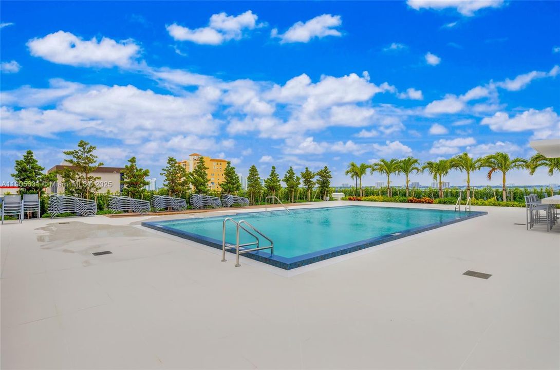 For Sale: $749,000 (2 beds, 2 baths, 1735 Square Feet)