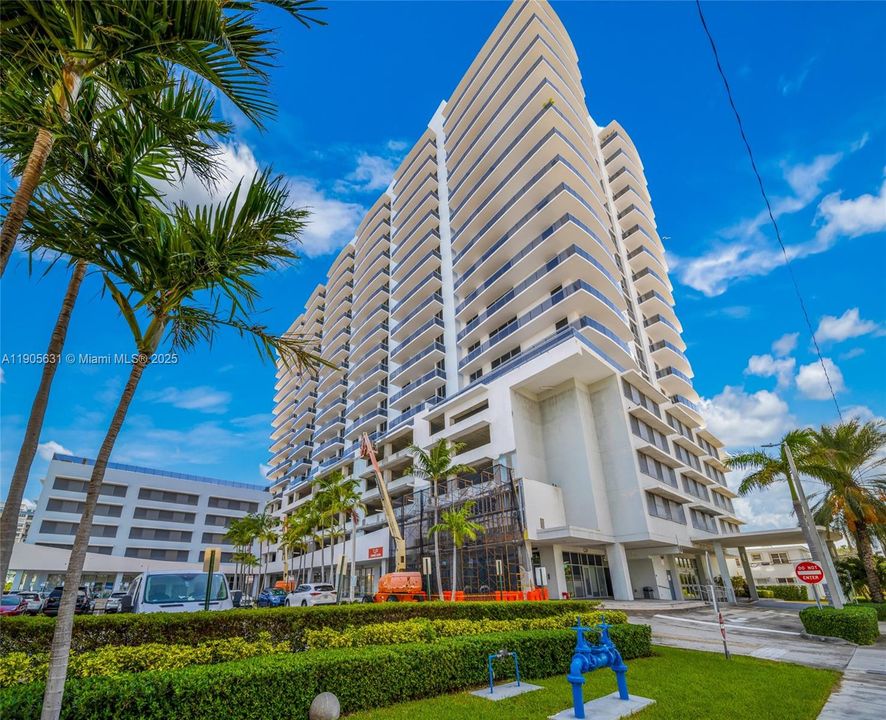 For Sale: $749,000 (2 beds, 2 baths, 1735 Square Feet)