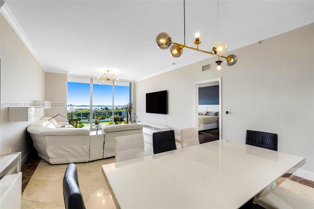 For Sale: $749,000 (2 beds, 2 baths, 1735 Square Feet)