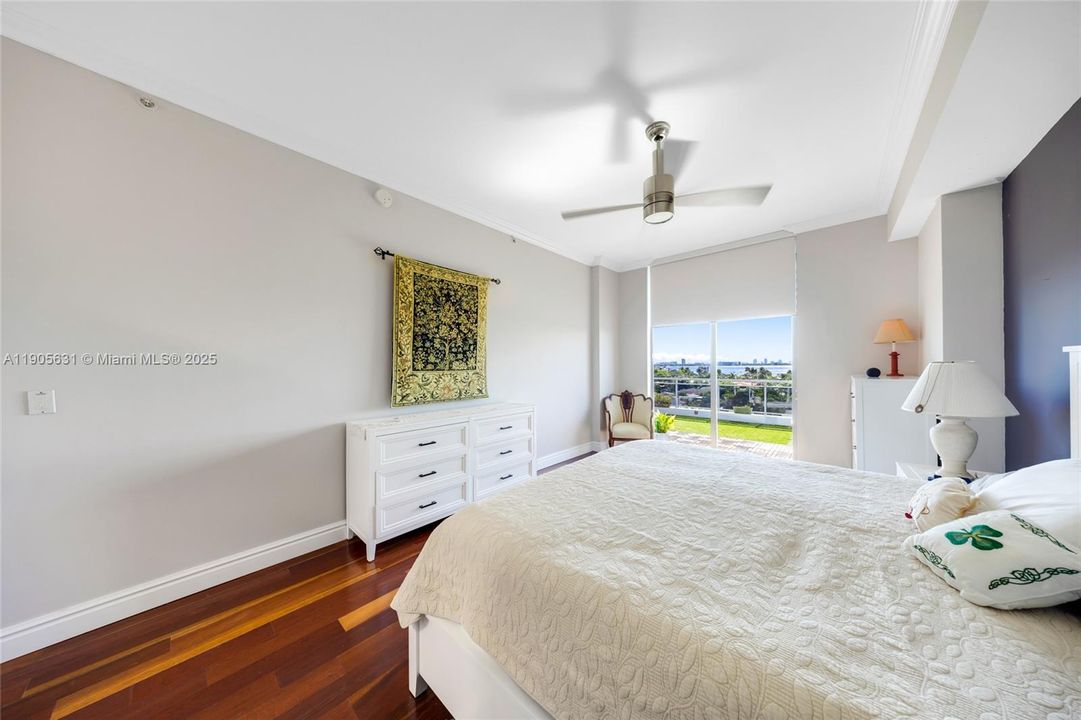 For Sale: $749,000 (2 beds, 2 baths, 1735 Square Feet)