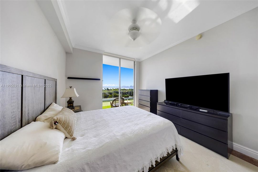 For Sale: $749,000 (2 beds, 2 baths, 1735 Square Feet)