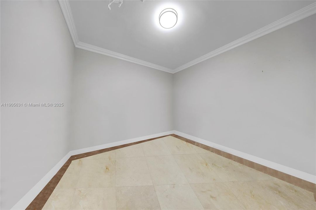 For Sale: $749,000 (2 beds, 2 baths, 1735 Square Feet)