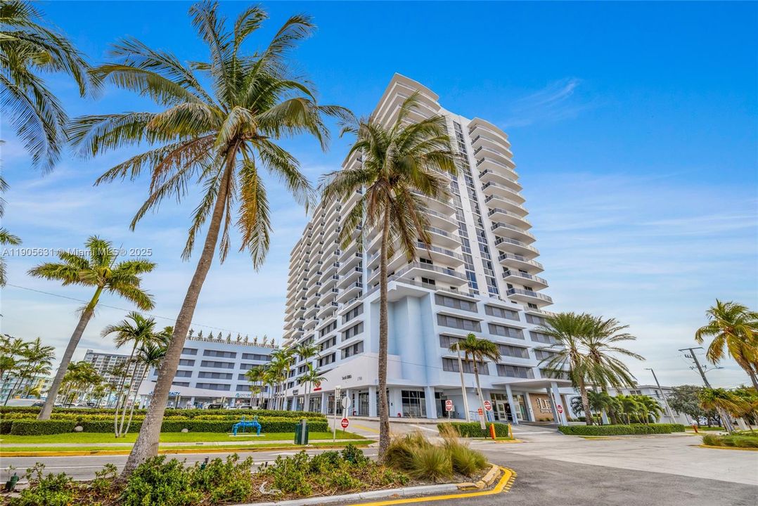 For Sale: $749,000 (2 beds, 2 baths, 1735 Square Feet)