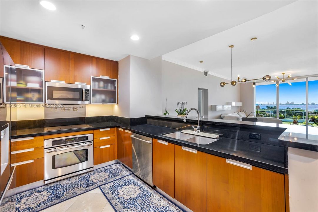 For Sale: $749,000 (2 beds, 2 baths, 1735 Square Feet)