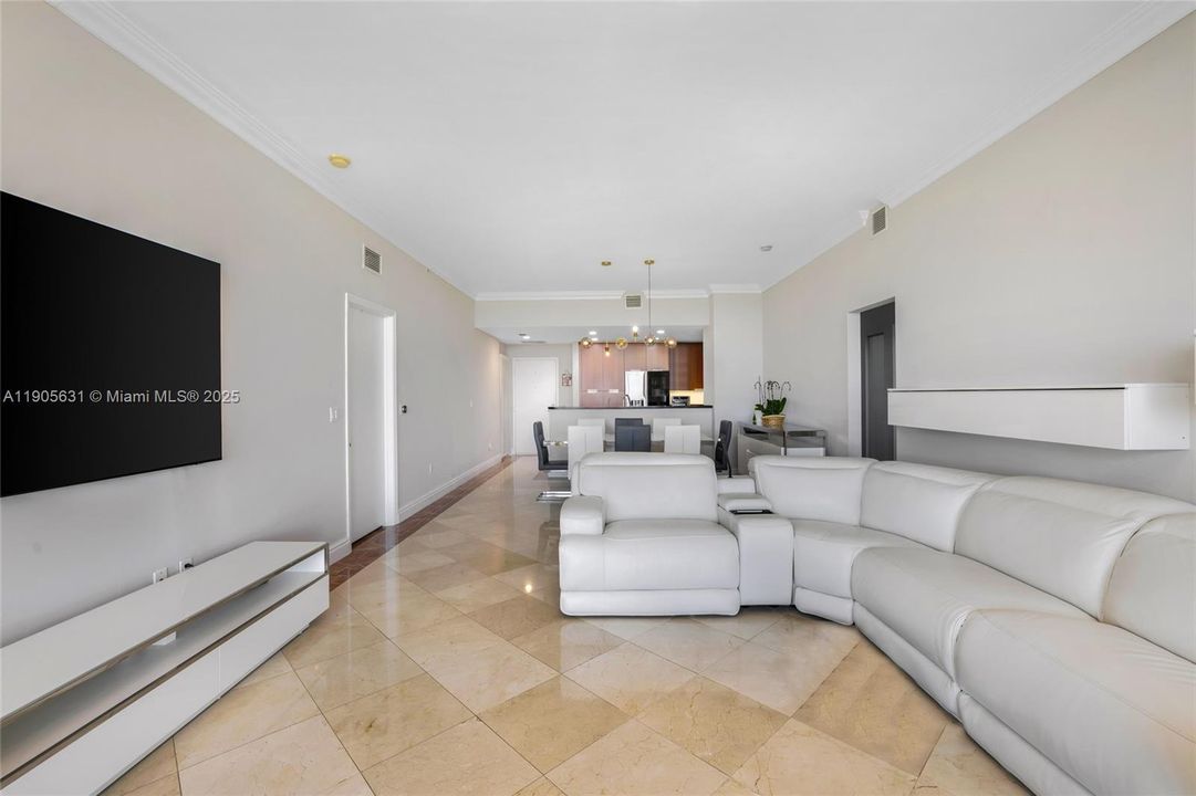 For Sale: $749,000 (2 beds, 2 baths, 1735 Square Feet)