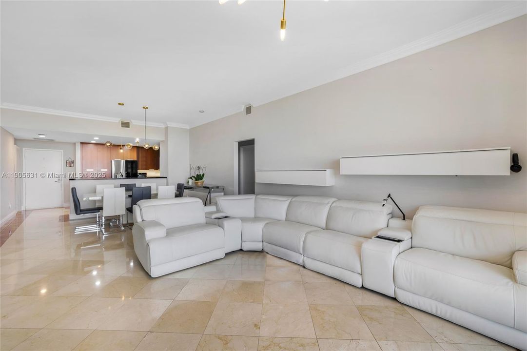 For Sale: $749,000 (2 beds, 2 baths, 1735 Square Feet)