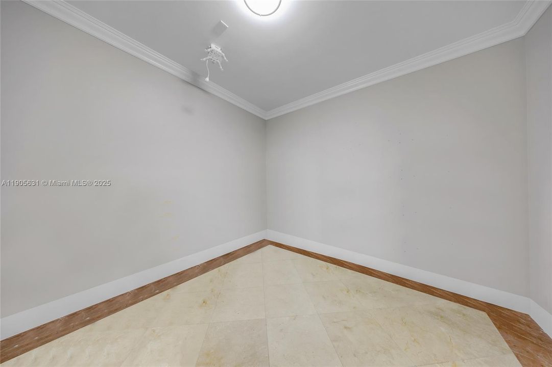 For Sale: $749,000 (2 beds, 2 baths, 1735 Square Feet)