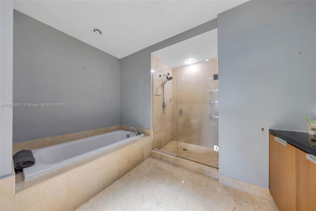 For Sale: $749,000 (2 beds, 2 baths, 1735 Square Feet)