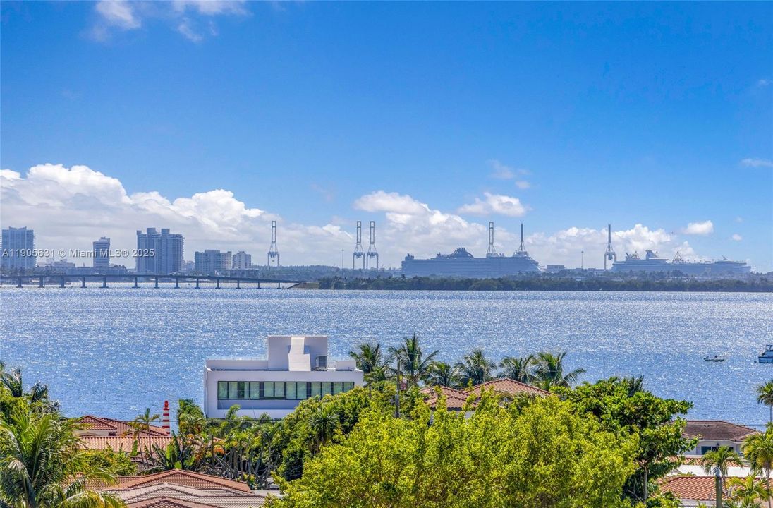 For Sale: $749,000 (2 beds, 2 baths, 1735 Square Feet)