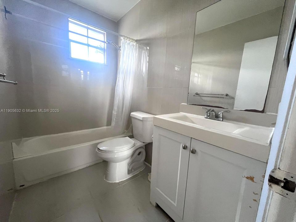 Recently Sold: $335,000 (3 beds, 2 baths, 1415 Square Feet)