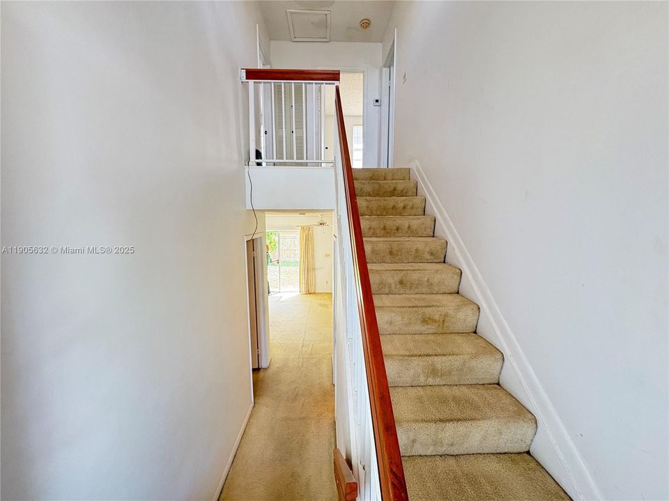 Recently Sold: $335,000 (3 beds, 2 baths, 1415 Square Feet)