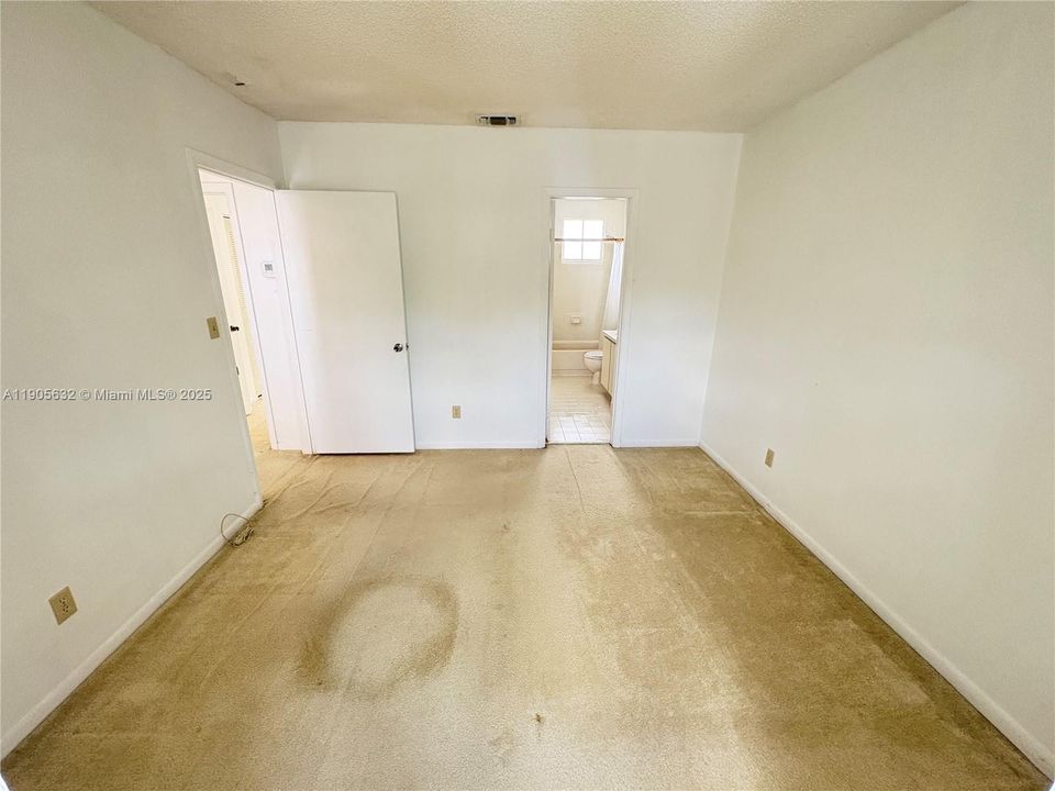 Recently Sold: $335,000 (3 beds, 2 baths, 1415 Square Feet)