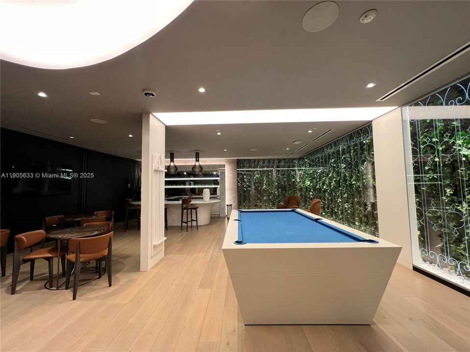 Recently Rented: $4,500 (1 beds, 1 baths, 829 Square Feet)