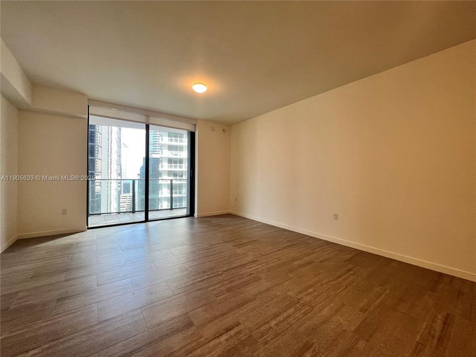 Recently Rented: $4,500 (1 beds, 1 baths, 829 Square Feet)