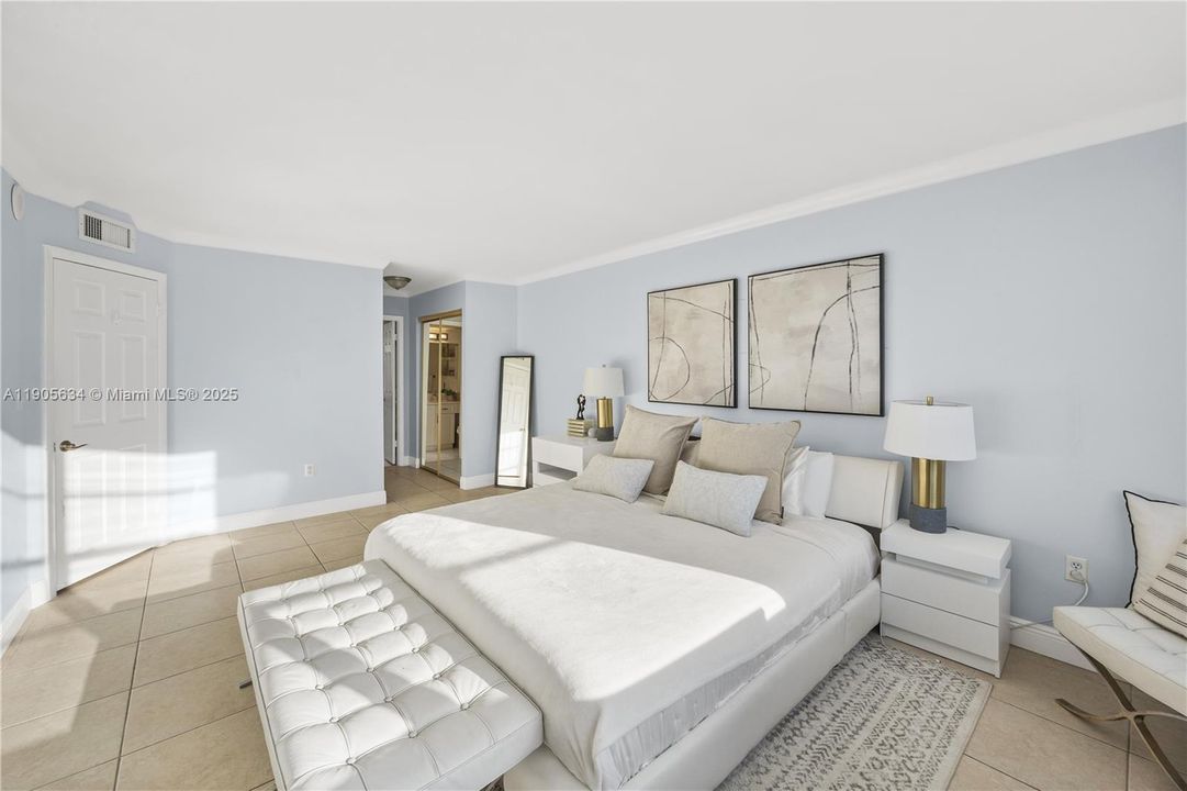 合同活跃: $330,000 (2 贝兹, 2 浴室, 1220 平方英尺)